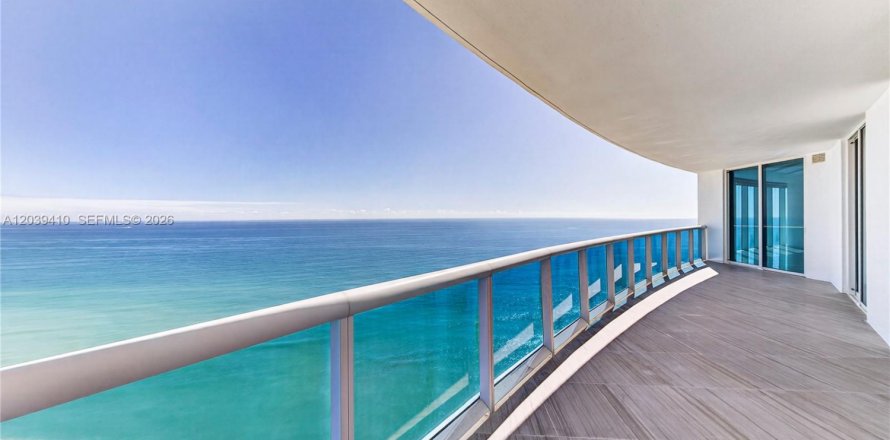 Condo à Hollywood, Floride, 3 chambres № 2089406
