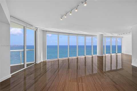 Copropriété à louer à Hollywood, Floride: 3 chambres, 284.47 m2 № 2089406 - photo 6