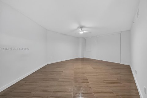 Copropriété à louer à Hollywood, Floride: 3 chambres, 284.47 m2 № 2089406 - photo 25