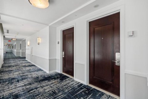 Купить кондоминиум в Майами-Бич, Флорида 3 комнаты, 98.76м2, № 2147109 - фото 22