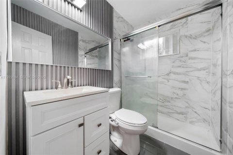 House in Miami, Florida 3 bedrooms, 100.33 sq.m. № 1976905 - photo 8