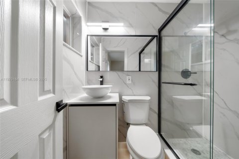 House in Miami, Florida 3 bedrooms, 100.33 sq.m. № 1976905 - photo 13