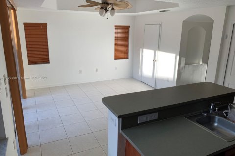Touwnhouse à vendre à Miami, Floride: 3 chambres, 158.31 m2 № 1726802 - photo 12