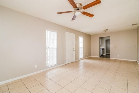 House in Tampa, Florida 4 bedrooms, 117.06 sq.m. № 1873786 - photo 4