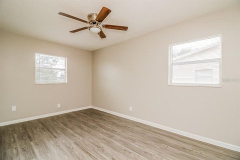 House in Tampa, Florida 4 bedrooms, 117.06 sq.m. № 1873786 - photo 10