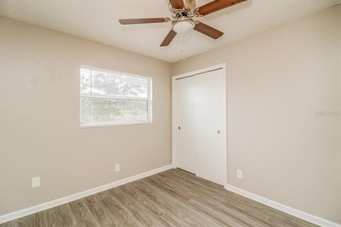 House in Tampa, Florida 4 bedrooms, 117.06 sq.m. № 1873786 - photo 12