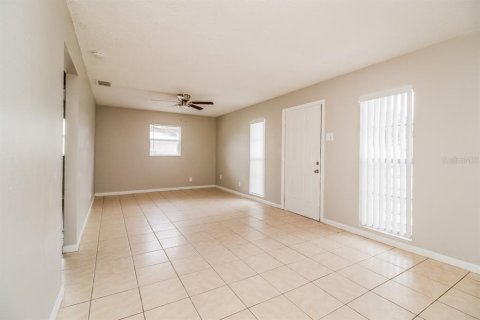 House in Tampa, Florida 4 bedrooms, 117.06 sq.m. № 1873786 - photo 6