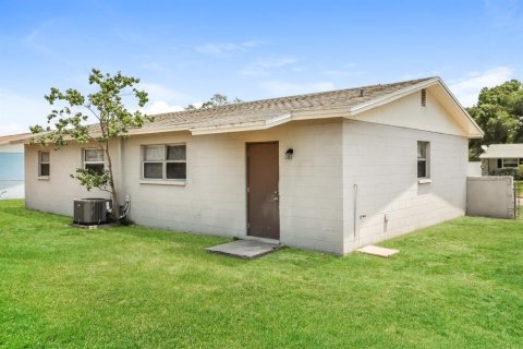 House in Tampa, Florida 4 bedrooms, 117.06 sq.m. № 1873786 - photo 16