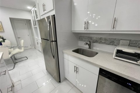 Apartment in Fort Lauderdale, Florida 1 bedroom, 49.7 sq.m. № 2016526 - photo 5