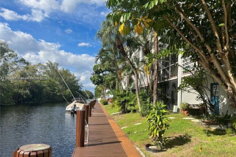 Apartment in Fort Lauderdale, Florida 1 bedroom, 49.7 sq.m. № 2016526 - photo 13