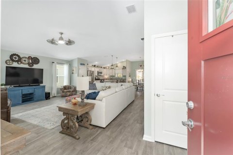 House in The Villages, Florida 3 bedrooms, 149.67 sq.m. № 1578831 - photo 6