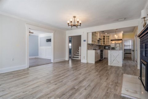 Villa ou maison à louer à Tampa, Floride: 3 chambres, 188.78 m2 № 2386633 - photo 13