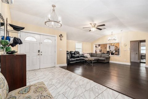 House in Dover, Florida 3 bedrooms, 191.29 sq.m. № 1783418 - photo 3