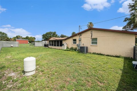 House in Dover, Florida 3 bedrooms, 191.29 sq.m. № 1783418 - photo 21