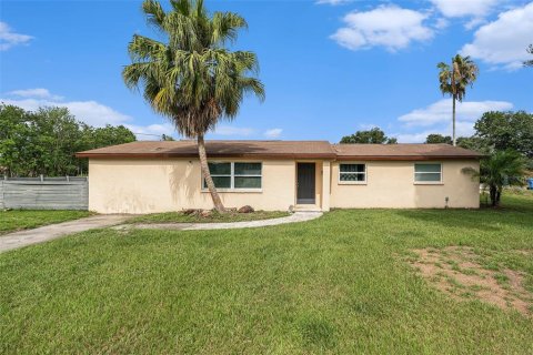 House in Dover, Florida 3 bedrooms, 191.29 sq.m. № 1783418 - photo 20