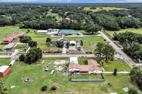 House in Dover, Florida 3 bedrooms, 191.29 sq.m. № 1783418 - photo 24