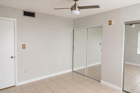 Condo in Clearwater, Florida, 1 bedroom  № 2209228 - photo 8