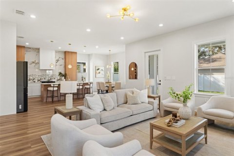 Casa en venta en Seminole, Florida, 4 dormitorios, 249.72 m2 № 2133476 - foto 3