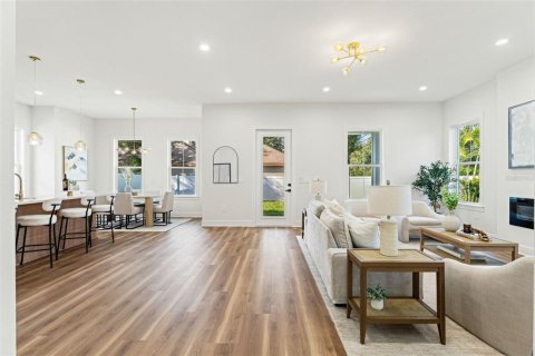 Casa en venta en Seminole, Florida, 4 dormitorios, 249.72 m2 № 2133476 - foto 9
