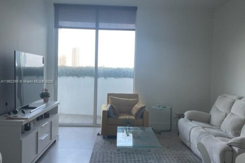 Condo in Miami, Florida, 1 bedroom  № 1891438 - photo 6