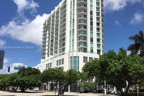 Condo in Miami, Florida, 1 bedroom  № 1891438 - photo 1