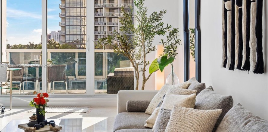 Condominio en Miami Beach, Florida, 2 dormitorios  № 2062267