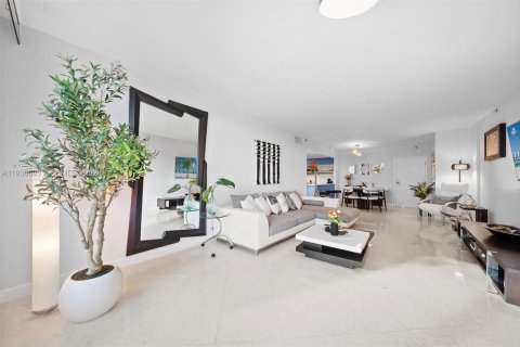 Condominio en alquiler en Miami Beach, Florida, 2 dormitorios, 114.27 m2 № 2062267 - foto 18
