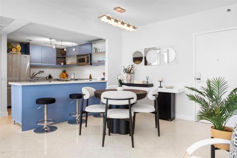 Condominio en alquiler en Miami Beach, Florida, 2 dormitorios, 114.27 m2 № 2062267 - foto 11