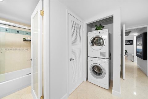 Condominio en alquiler en Miami Beach, Florida, 2 dormitorios, 114.27 m2 № 2062267 - foto 12