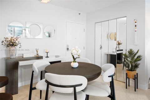 Condominio en alquiler en Miami Beach, Florida, 2 dormitorios, 114.27 m2 № 2062267 - foto 19