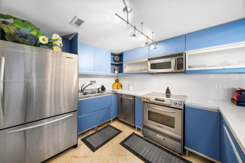 Condominio en alquiler en Miami Beach, Florida, 2 dormitorios, 114.27 m2 № 2062267 - foto 3