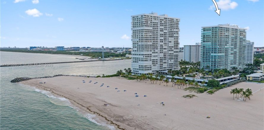 Condominio en Fort Lauderdale, Florida, 2 dormitorios  № 1968541