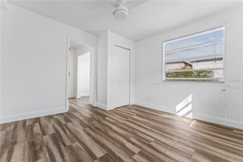 House in Saint Petersburg, Florida 3 bedrooms, 80.64 sq.m. № 1865914 - photo 10