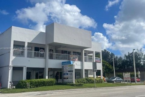 Immobilier commercial à vendre à Miami Gardens, Floride № 1786963 - photo 4