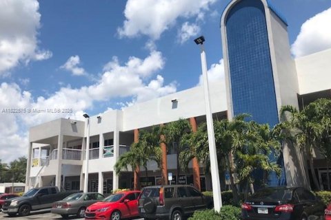 Immobilier commercial à vendre à Miami Gardens, Floride № 1786963 - photo 3