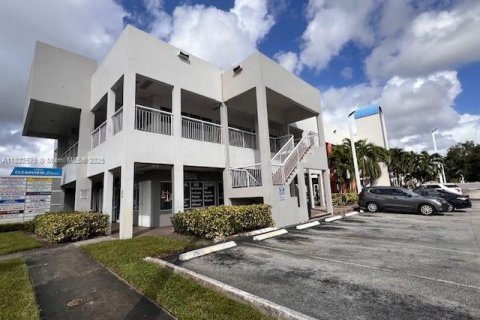 Immobilier commercial à vendre à Miami Gardens, Floride № 1786963 - photo 2