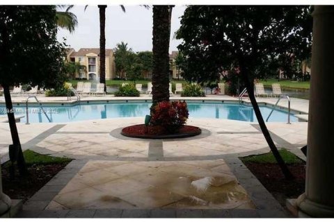 Снять в аренду кондоминиум в Мирамар, Флорида 1 спальня, 67.45м2, № 1888273 - фото 2