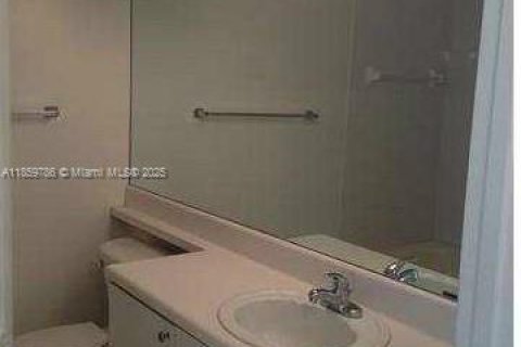 Снять в аренду кондоминиум в Мирамар, Флорида 1 спальня, 67.45м2, № 1888273 - фото 4