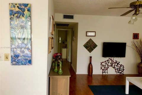 Condo in Pembroke Pines, Florida, 2 bedrooms  № 936010 - photo 5