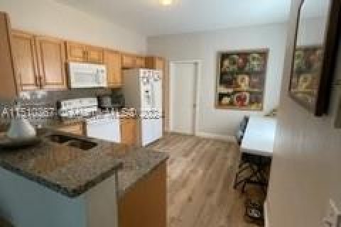 Condo in Pembroke Pines, Florida, 2 bedrooms  № 936010 - photo 22