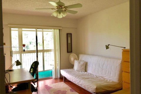 Condo in Pembroke Pines, Florida, 2 bedrooms  № 936010 - photo 7
