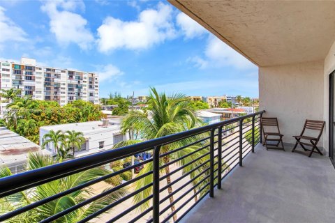 Купить кондоминиум в Майами-Бич, Флорида 2 спальни, 80.55м2, № 1985373 - фото 15