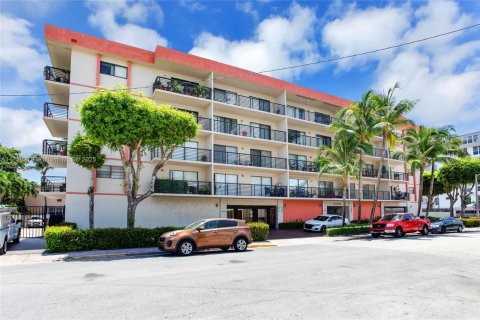 Купить кондоминиум в Майами-Бич, Флорида 2 спальни, 80.55м2, № 1985373 - фото 20