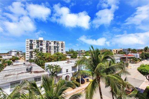 Купить кондоминиум в Майами-Бич, Флорида 2 спальни, 80.55м2, № 1985373 - фото 19
