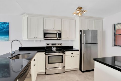 Купить кондоминиум в Майами-Бич, Флорида 2 спальни, 80.55м2, № 1985373 - фото 7