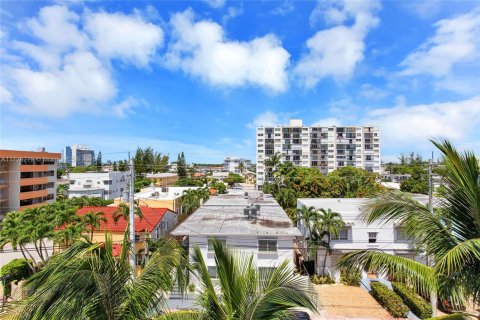 Купить кондоминиум в Майами-Бич, Флорида 2 спальни, 80.55м2, № 1985373 - фото 18