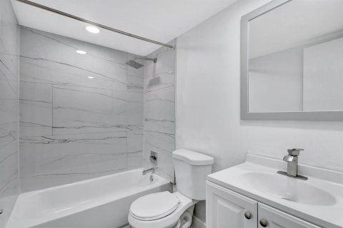 Купить кондоминиум в Уэст-Палм-Бич, Флорида 4 комнаты, 52.95м2, № 2181060 - фото 11