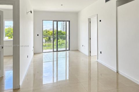 Apartment in Miami, Florida 2 bedrooms, 1563.92 sq.m. № 2402457 - photo 8