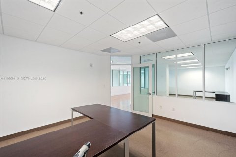 Immobilier commercial à vendre à North Miami Beach, Floride № 2255774 - photo 15