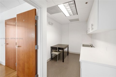 Immobilier commercial à vendre à North Miami Beach, Floride № 2255774 - photo 22